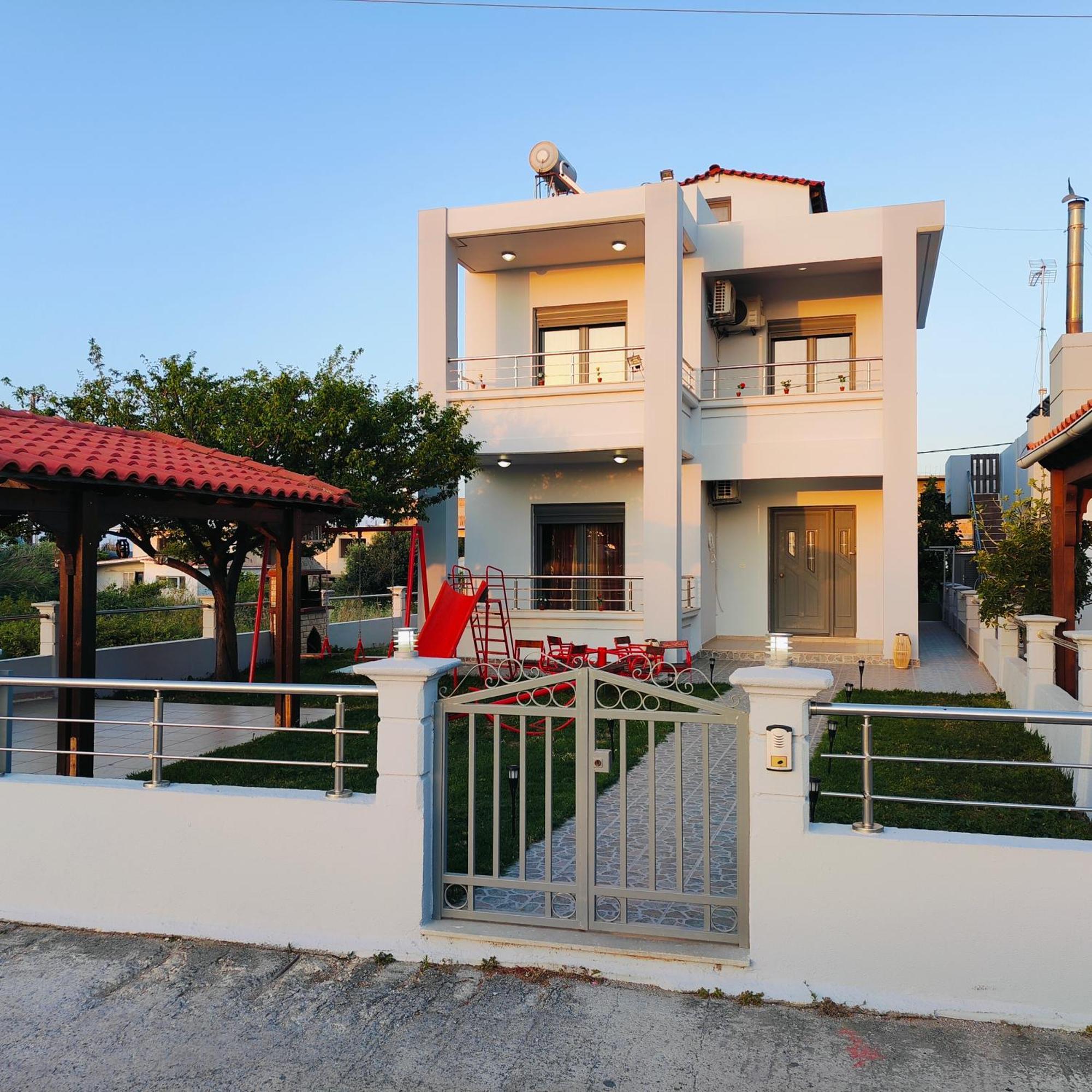 Amaya House Near The Case de vacanță